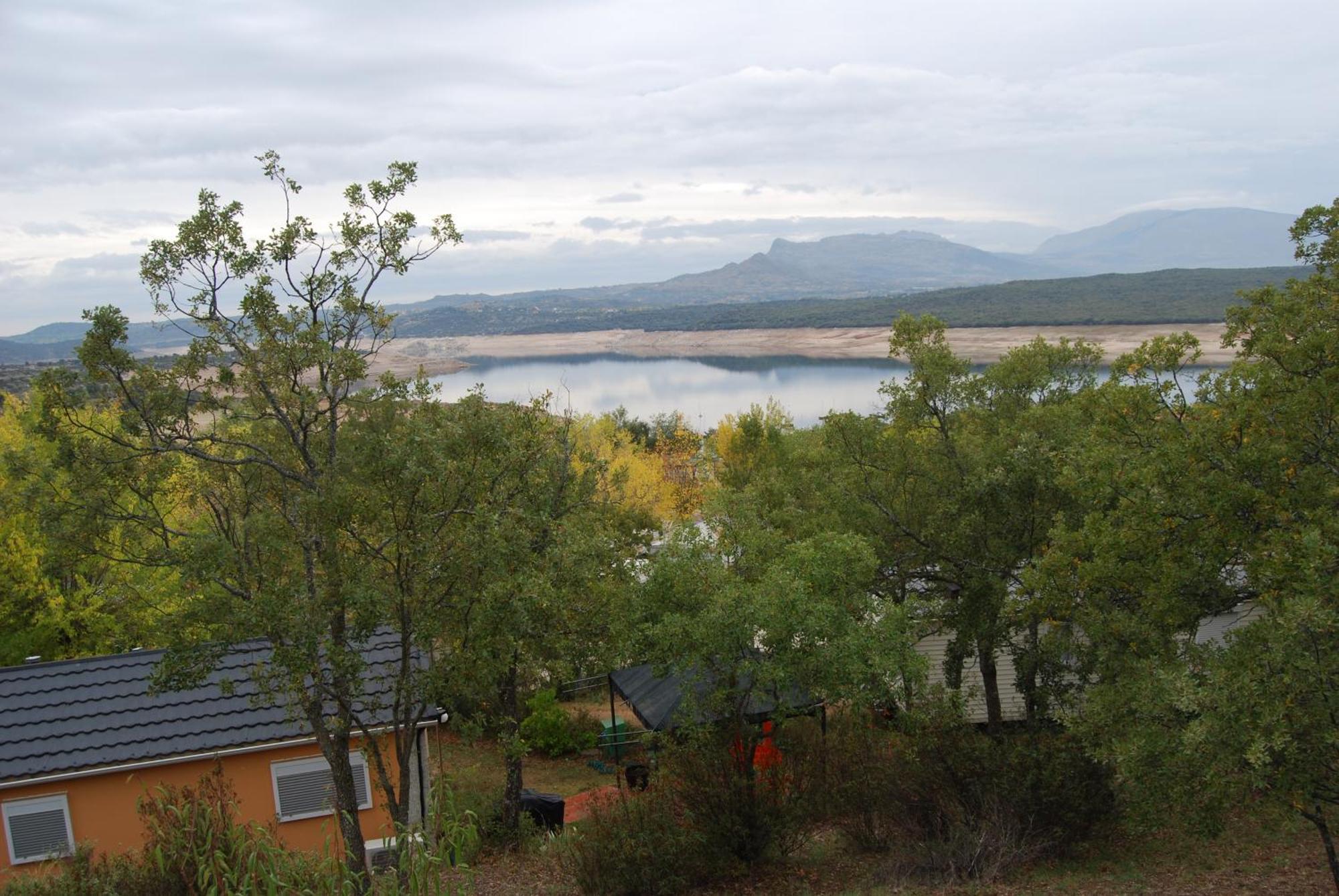 Camping De Cervera De Buitrago Екстериор снимка