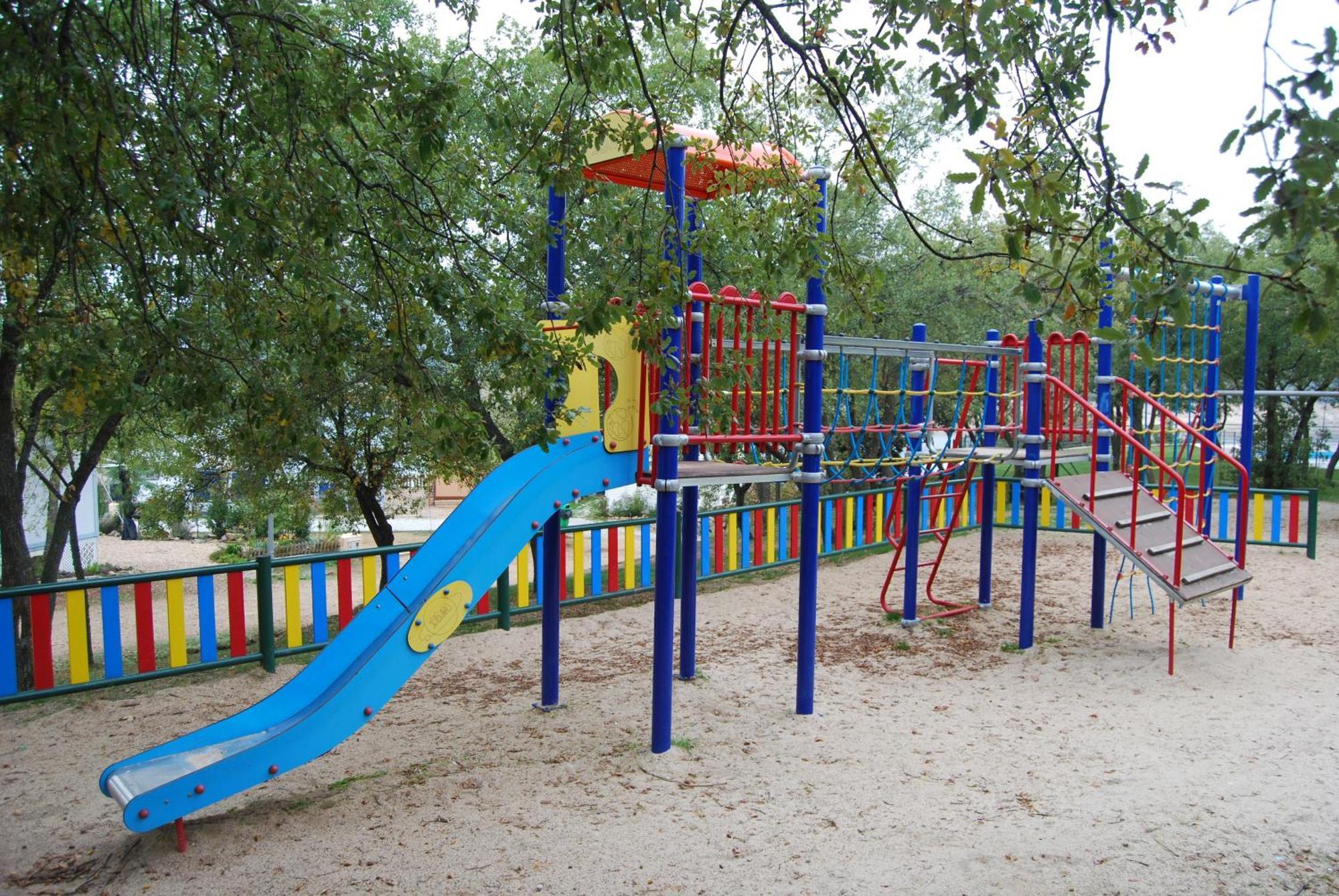 Camping De Cervera De Buitrago Екстериор снимка